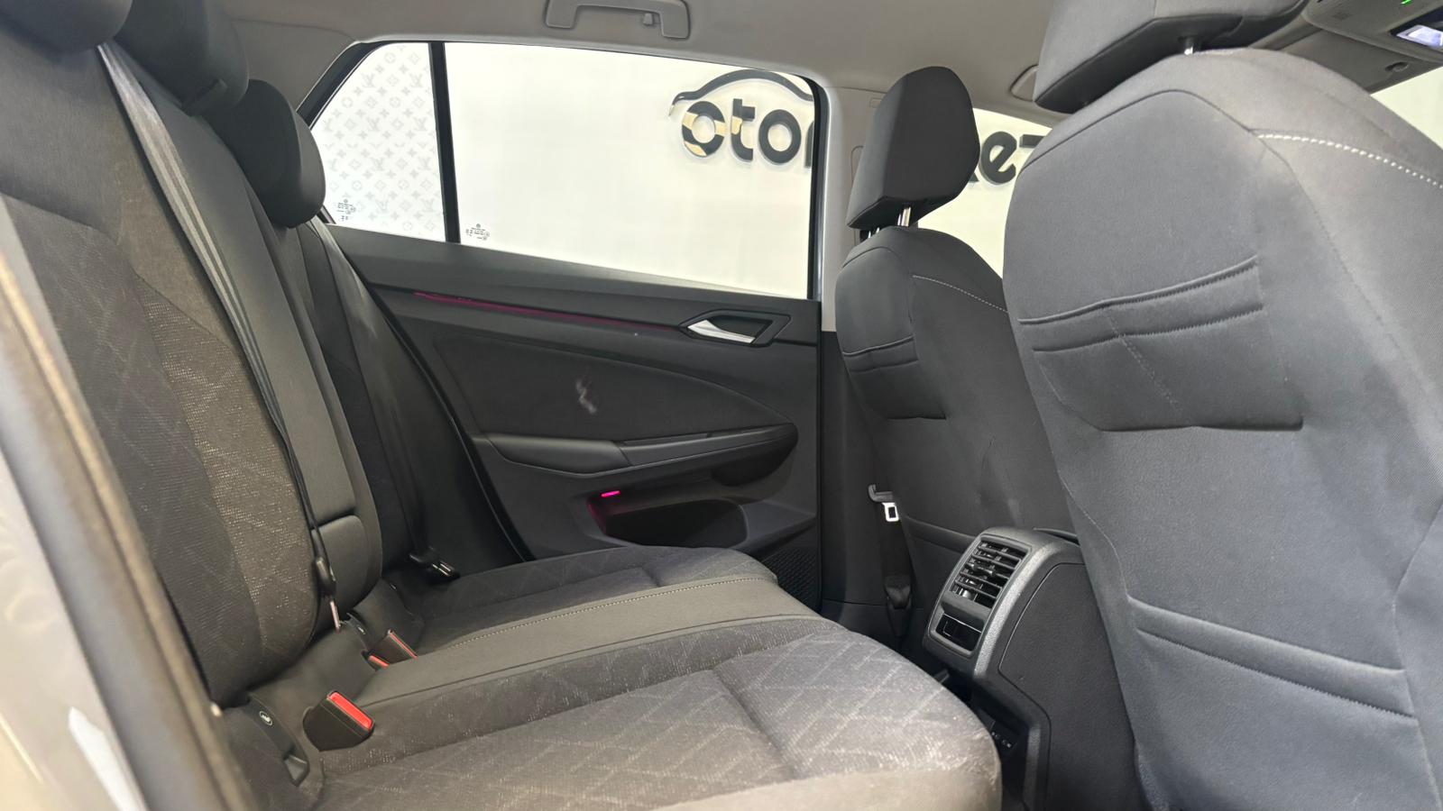 VOLKSWAGEN GOLF 5